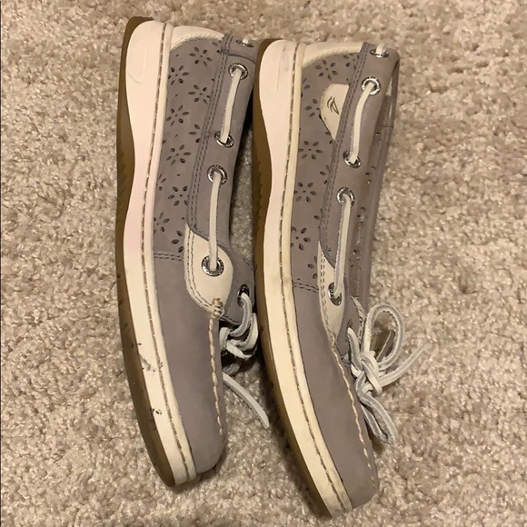Grey Sperry top sided with flower cutout shoes - Picture 5 of 6